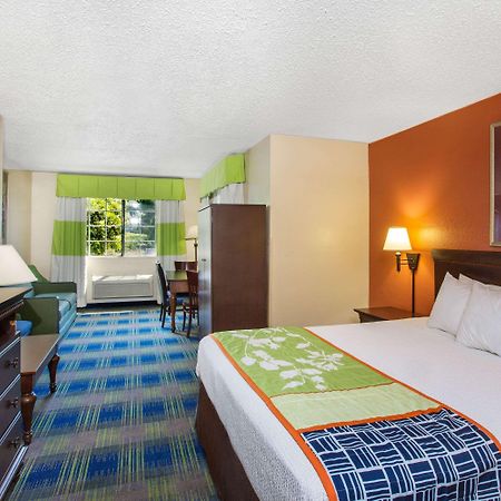 Days Inn By Wyndham Φρέμοντ Εξωτερικό φωτογραφία